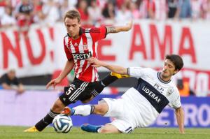 Estudiantes v Gimnasia y Esgrima La Plata - Torneo de Transicion 2014