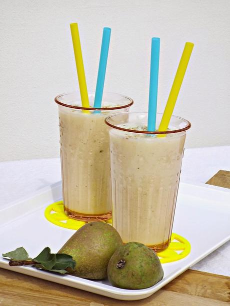 Smoothie alla pera, cetriolo e sesamo