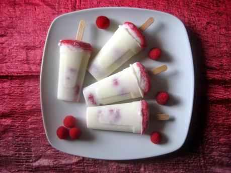 Ghiaccioli di yogurt e lamponi - Raspberries and yogurt Ice Pops