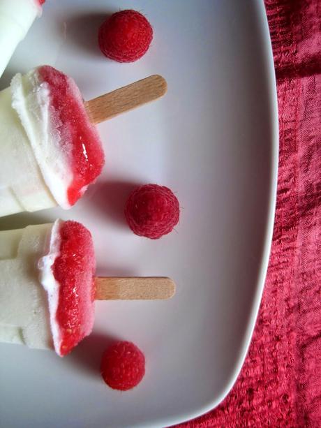 Ghiaccioli di yogurt e lamponi - Raspberries and yogurt Ice Pops