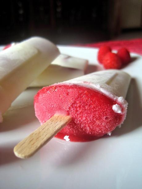 Ghiaccioli di yogurt e lamponi - Raspberries and yogurt Ice Pops