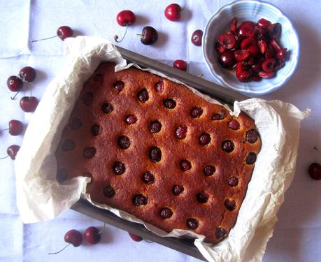 Quadrotti alle ciliegie- Cherry cake squares