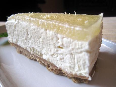 Cheesecake all' ananas con cioccolato bianco e menta - Pineapple cheesecake with white chocolate and mint