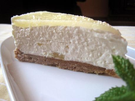 Cheesecake all' ananas con cioccolato bianco e menta - Pineapple cheesecake with white chocolate and mint