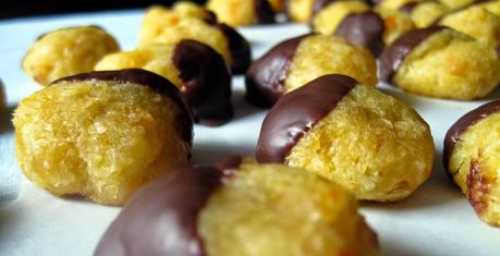 Bocconcini Vegan albicocche e cioccolato - Vegan apricot and dark chocolate cookies