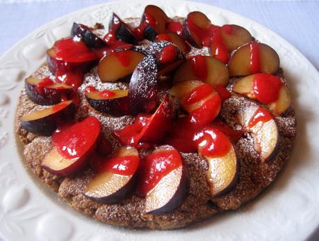 Torta Vegan di susine e fragole - Vegan cake with plums and strawberries