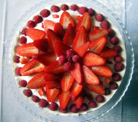 Cheesecake allo yogurt greco, vaniglia e frutti rossi - Cheesecake with greek yogurt, vanilla and red fruits