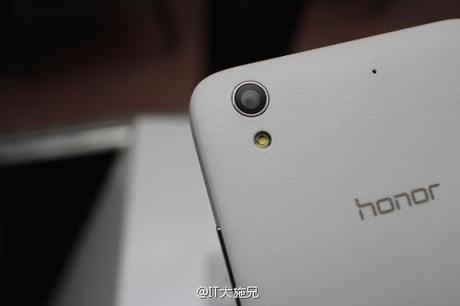 Huawei-Honor-Play-4_5