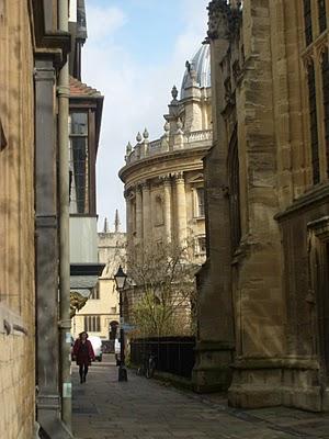 OXFORD IN SCATTI