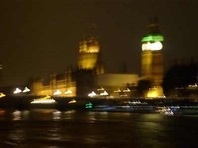 LONDRA- SCATTI DI UN GIRO IN TRAGHETTO