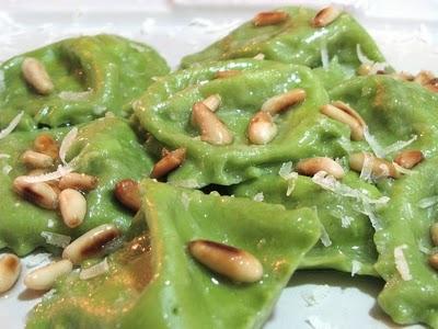 DALLE STALLE ALLE STELLE - VALSELLUSTRA E L' OSTERIA DEGLI INSEGUITI - RAVIOLI VERDI AGLI SPINACI E PECORINO CON PINOLI E BURRO DI MALGA