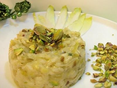 IL MARE - SEMPRE LI' AD IMPICCIARSI DI TUTTO - RISOTTO AI PISTACCHI CON INDIVIA BELGA - CREAMY RISOTTO WITH PISTACHIOS AND BELGIAN ENDIVE