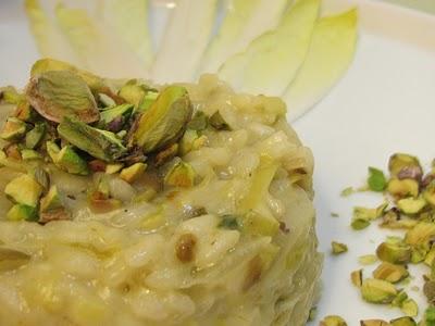 IL MARE - SEMPRE LI' AD IMPICCIARSI DI TUTTO - RISOTTO AI PISTACCHI CON INDIVIA BELGA - CREAMY RISOTTO WITH PISTACHIOS AND BELGIAN ENDIVE