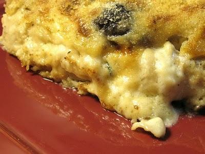 BALLANDO A PIEDI NUDI - FILI DI POESIA MENTRE FUORI PIOVE - CRUMBLE DI PESCE PERSICO CON FUNGHI MISTI