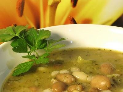 IL SILENZIO - ZUPPA CON FAGIOLI BORLOTTI, CANNELLINI, FARRO E BROCCOLI