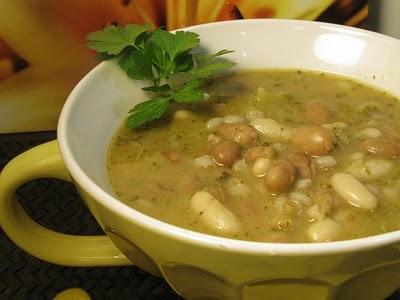 IL SILENZIO - ZUPPA CON FAGIOLI BORLOTTI, CANNELLINI, FARRO E BROCCOLI