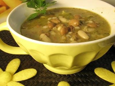 IL SILENZIO - ZUPPA CON FAGIOLI BORLOTTI, CANNELLINI, FARRO E BROCCOLI