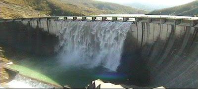 Romagna: Ridracoli spettacolare fenomeno della tracimazione