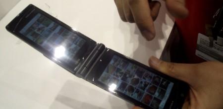 [MWC11] Fujitsu Dual Screen hands on by Geeklino.com