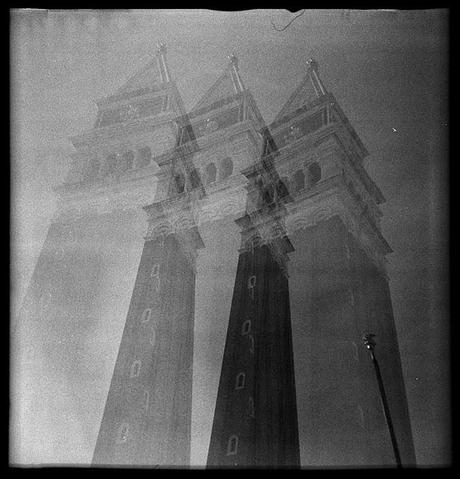 LOMOGRAPHY • a VENEZIA con Diana F+ Mr Pink e ILFORD HP5 PLUS