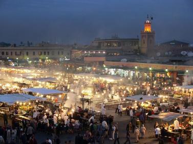 Marrakech: la notte è arrivata e l’atmosfera è tesa.