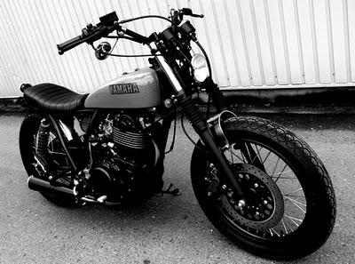 Yamaha SR400 Street Tracker