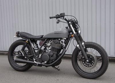 Yamaha SR400 Street Tracker