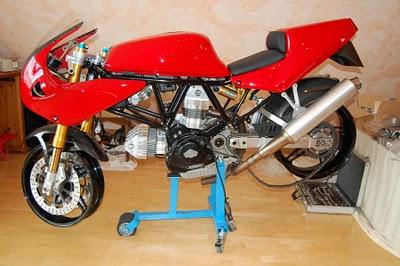 Ducati L 8