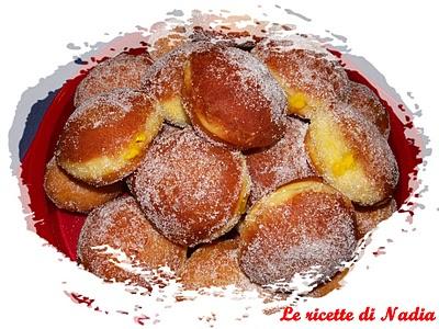 Krapfen (o Bomboloni) alla Crema Pasticcera