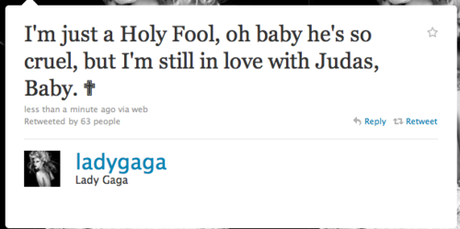 Lady Gaga twitta una frase di Judas.