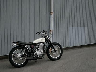 Yamaha SR 400