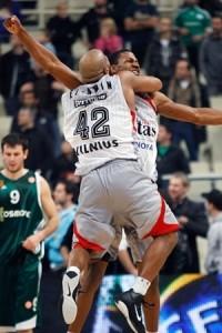 khalid-el-amin-and-darryl-strawberry-celebrates-lietuvos-rytas