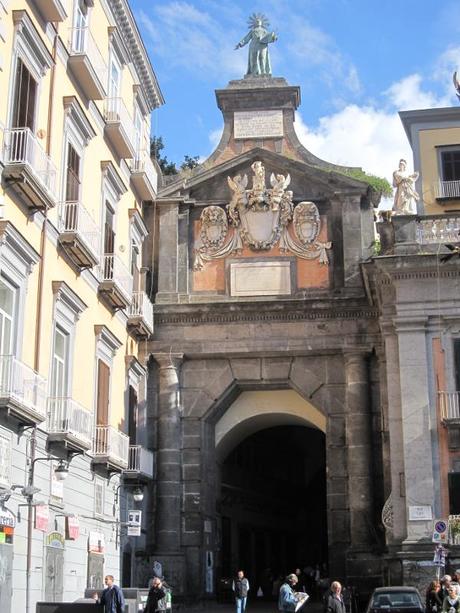 Napoli, Port'Alba