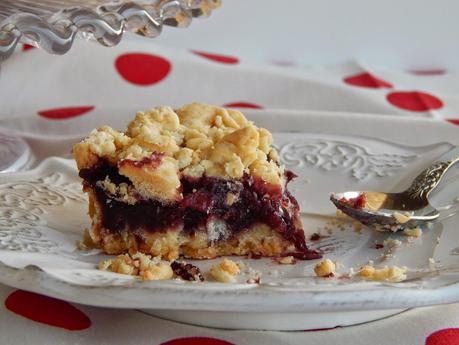 Balsamic cherry pie with black pepper crust