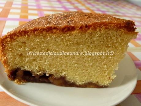 Torta morbida all'olio con confettura di fragole