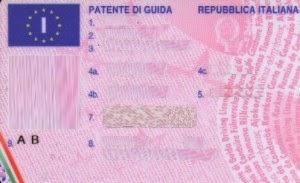 Senza assicurazione ritiro patente: rischiano 6 italiani su 100