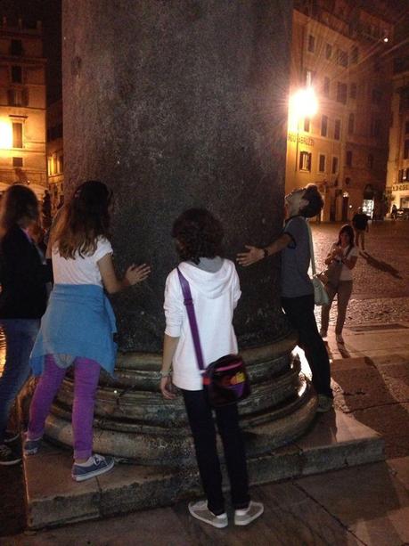 Una passeggiata romana particolare Una passeggiata romana particolare