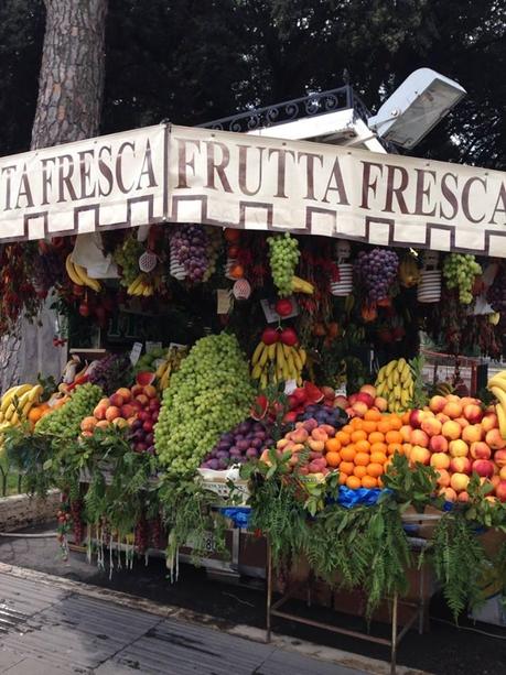 Una passeggiata romana particolare Una passeggiata romana particolare