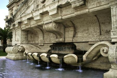 Fontana Piazza Cavour 3