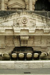 Fontana Piazza Cavour 4