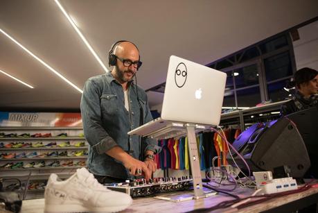 Saturnino live at Asics showroom