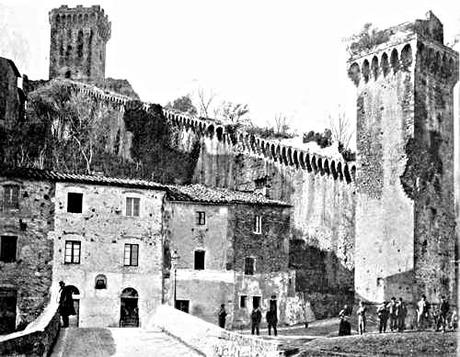 VICO PISANO — MURA E ROCCA - Foto tratta dal libro 