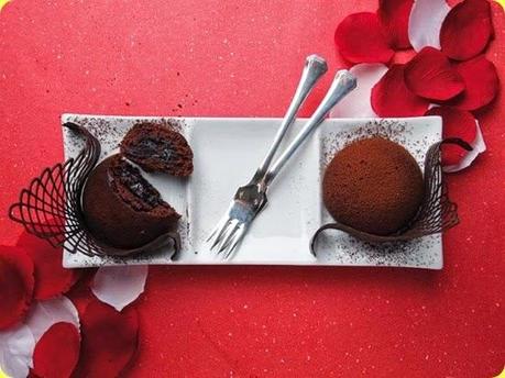 Minitortini al cioccolato con cuore piccante