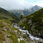 Lo scolo, torrente, di un lago alpino