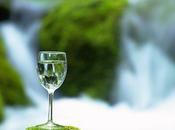 Perché bere acqua alcalina