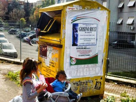 Quindici foto dei cassonetti gialli per il vostro calendario 2015. Dodici mesi più tre foto di riserva, quali scegliamo?