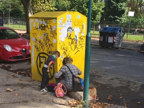 Quindici foto dei cassonetti gialli per il vostro calendario 2015. Dodici mesi più tre foto di riserva, quali scegliamo?