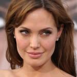 angelina-jolie-primo-pianosalvofiletticompagniadellabellezzastyleinlovetestblogcapelliformadelviso