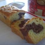 Ciambella allo yogurt con glassa rosa