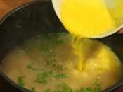 Minestra riso uovo salsa limone
